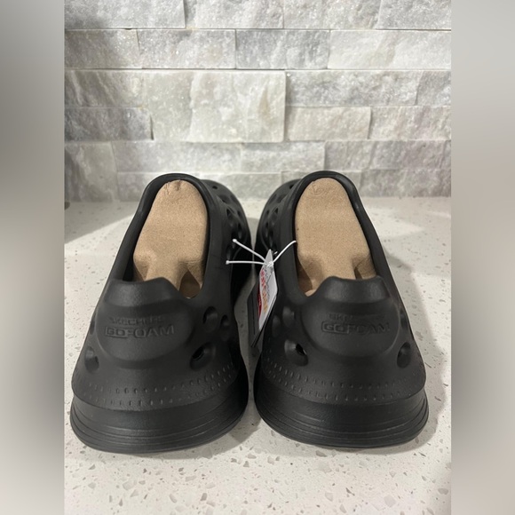 Skechers Black Comfort Shoes - Picture 4 of 5